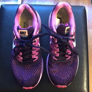 NIKE AIR ZOOM STRUCTURE 20 size 8.5